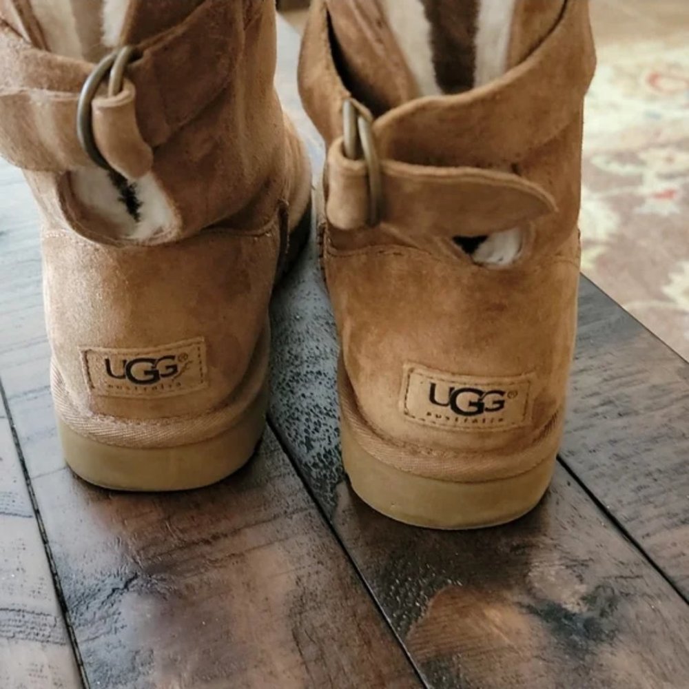 UGG 7 - Picture 5 of 6